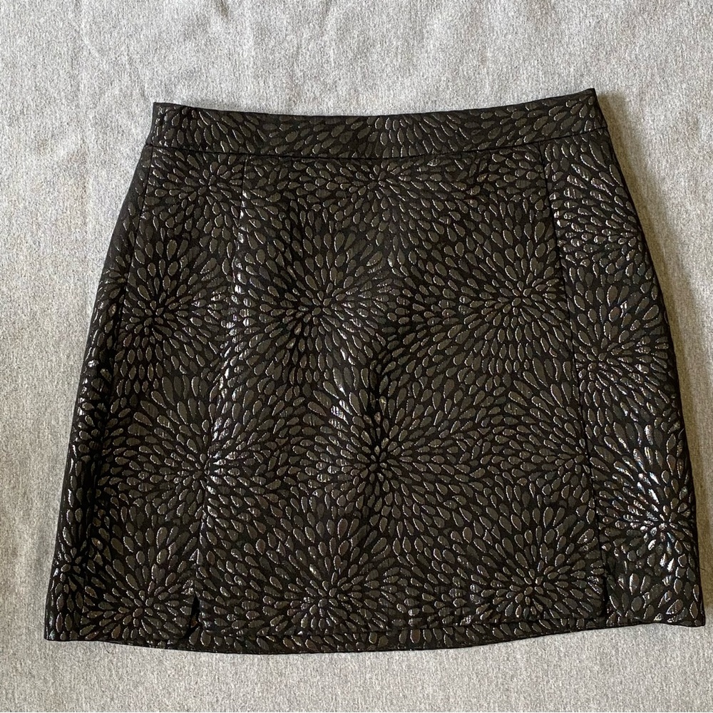 LOFT embossed pattern black shiny skirt size 8